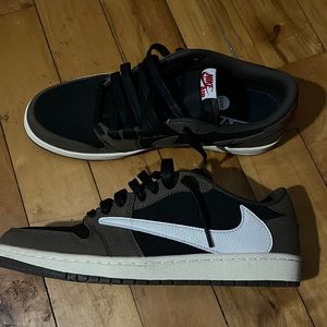 Travis Scott x air Jordan 1 low mocha